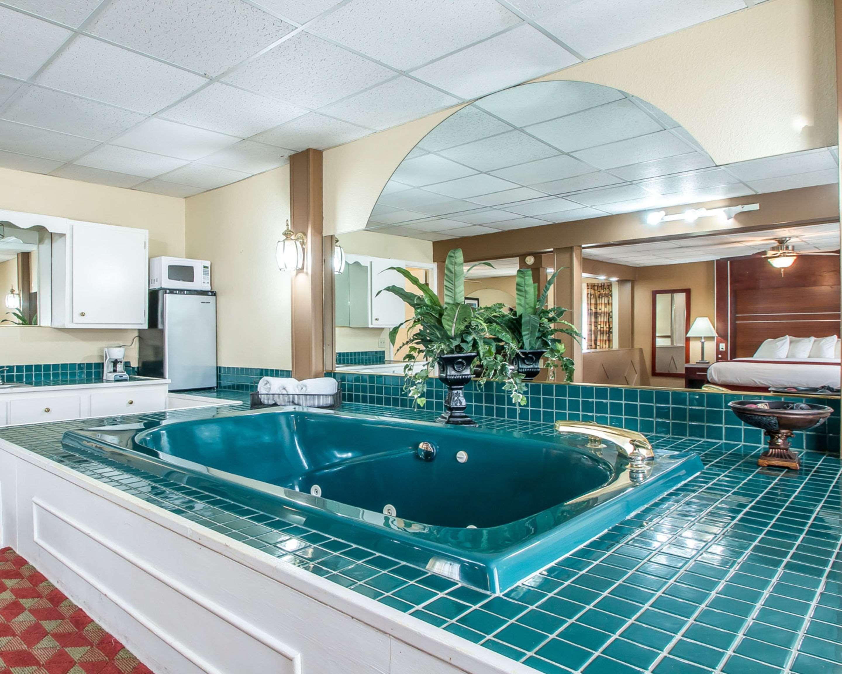 Quality Inn 이스트더뷰크 외부 사진