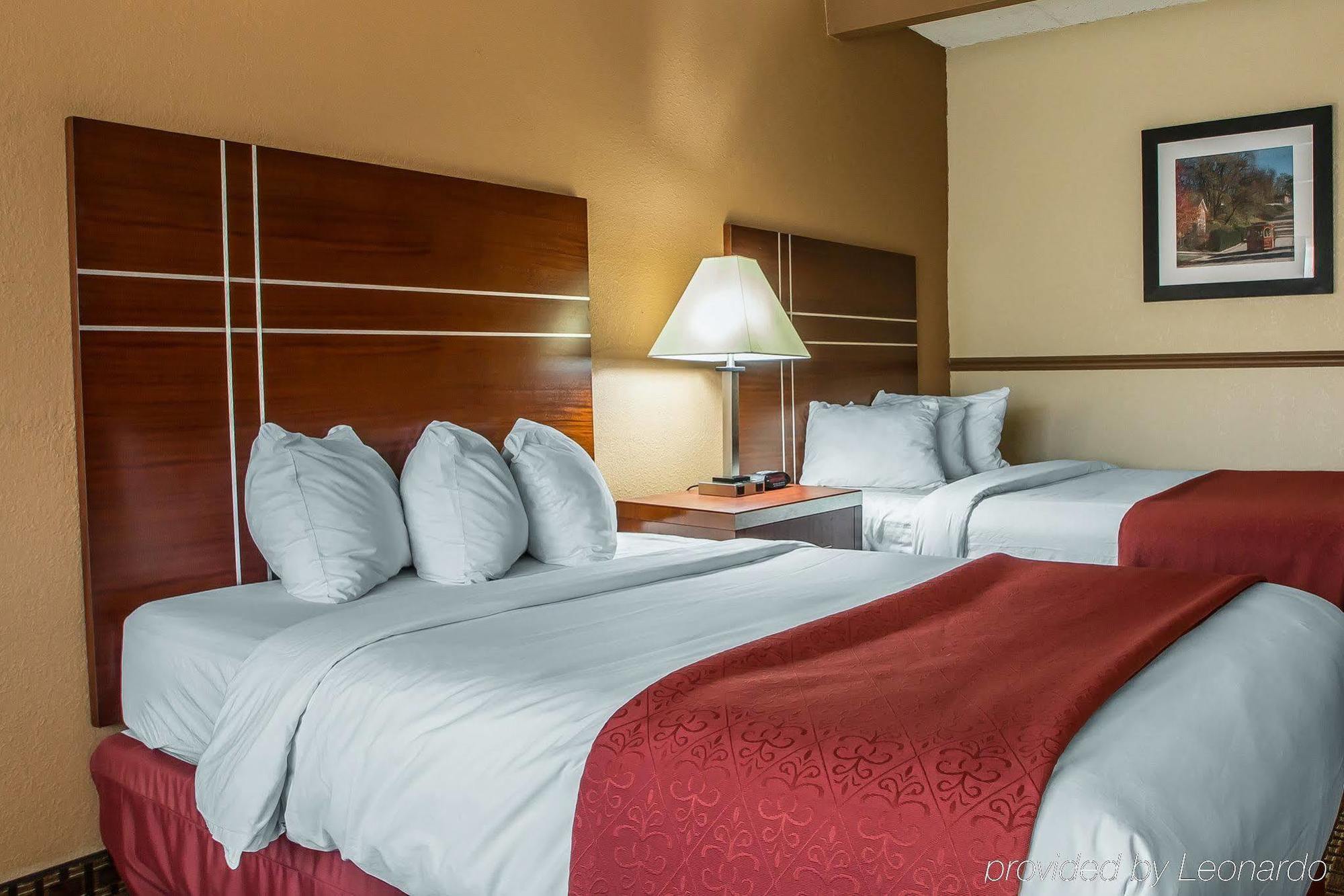 Quality Inn 이스트더뷰크 외부 사진