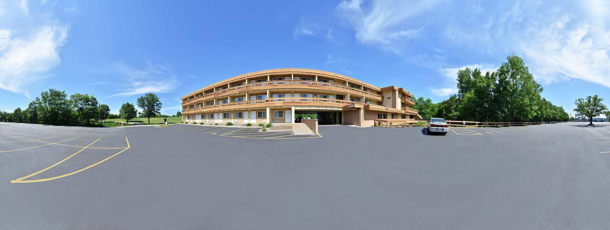 Quality Inn 이스트더뷰크 외부 사진